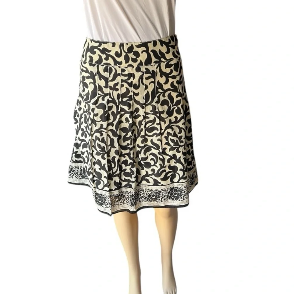 Ann Taylor Florentine Beige/Black Scroll Cotton Flat Pleat Side Zip Skirt Size 0